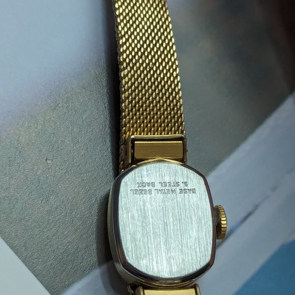 Timex Watch Bracelet Wind Up Mechanical and is Working Excellent Condition 17 Jw main image 4